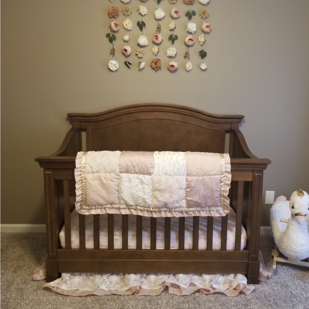 The Peanutshell 4 piece baby crib bedding set